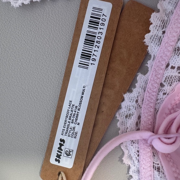 SKIMS FITS EVERYBODY LACE TRIANGLE BRALETTE BRA CHERRY BLOSSOM MULTI SIZE M - Picture 6 of 6